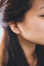 Load image into Gallery viewer, save_the_ocean_jewelry_jewellry_australia_uk_canada_helping_save_sea_life_animals_help_oceans_creatures_sea_turtles_sharks_whales_turtle_tracker_bracelet_dolphin_dolphins_whale_shark_wave_ring_anklets_bracelets_necklace_earrings_anklets,choker_rings_tshirt_caps_apparel_seashell_shell_charity_conservation_beach_life_helping_seas_oceans_planet_coral_reefs_wildlife