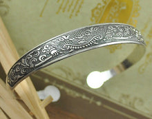 Load image into Gallery viewer, save_the_ocean_jewelry_jewellry_australia_uk_canada_helping_save_sea_life_animals_help_oceans_creatures_sea_turtles_sharks_whales_turtle_tracker_bracelet_dolphin_dolphins_whale_shark_wave_ring_anklets_bracelets_necklace_earrings_anklets,choker_rings_tshirt_caps_apparel_seashell_shell_charity_conservation_beach_life_helping_seas_oceans_planet_coral_reefs_wildlife