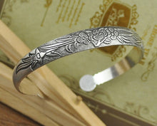 Load image into Gallery viewer, save_the_ocean_jewelry_jewellry_australia_uk_canada_helping_save_sea_life_animals_help_oceans_creatures_sea_turtles_sharks_whales_turtle_tracker_bracelet_dolphin_dolphins_whale_shark_wave_ring_anklets_bracelets_necklace_earrings_anklets,choker_rings_tshirt_caps_apparel_seashell_shell_charity_conservation_beach_life_helping_seas_oceans_planet_coral_reefs_wildlife