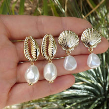 Load image into Gallery viewer, save_the_ocean_jewelry_jewellry_australia_uk_canada_helping_save_sea_life_animals_help_oceans_creatures_sea_turtles_sharks_whales_turtle_tracker_bracelet_dolphin_dolphins_whale_shark_wave_ring_anklets_bracelets_necklace_earrings_anklets,choker_rings_tshirt_caps_apparel_seashell_shell_charity_conservation_beach_life_helping_seas_oceans_planet_coral_reefs_wildlife